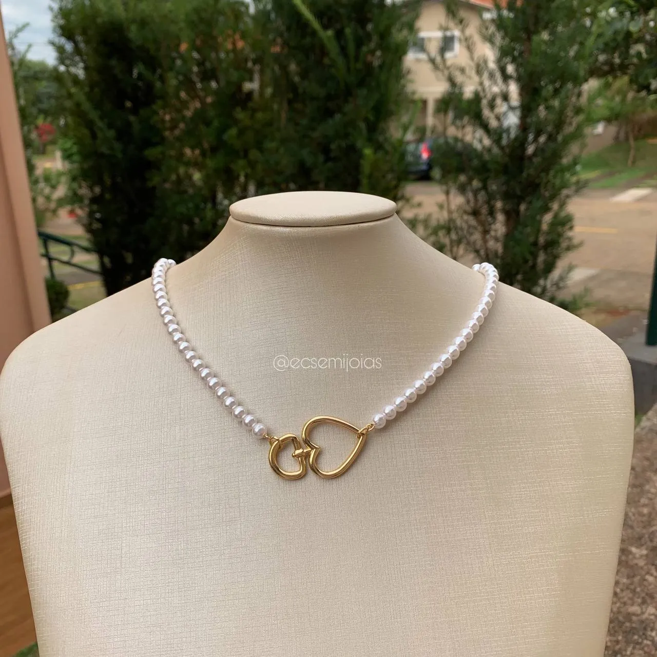 Colar de pérola menor 6 mm  com coração liso - 45 cm + 5 cm de extensor - banhado a ouro 18k