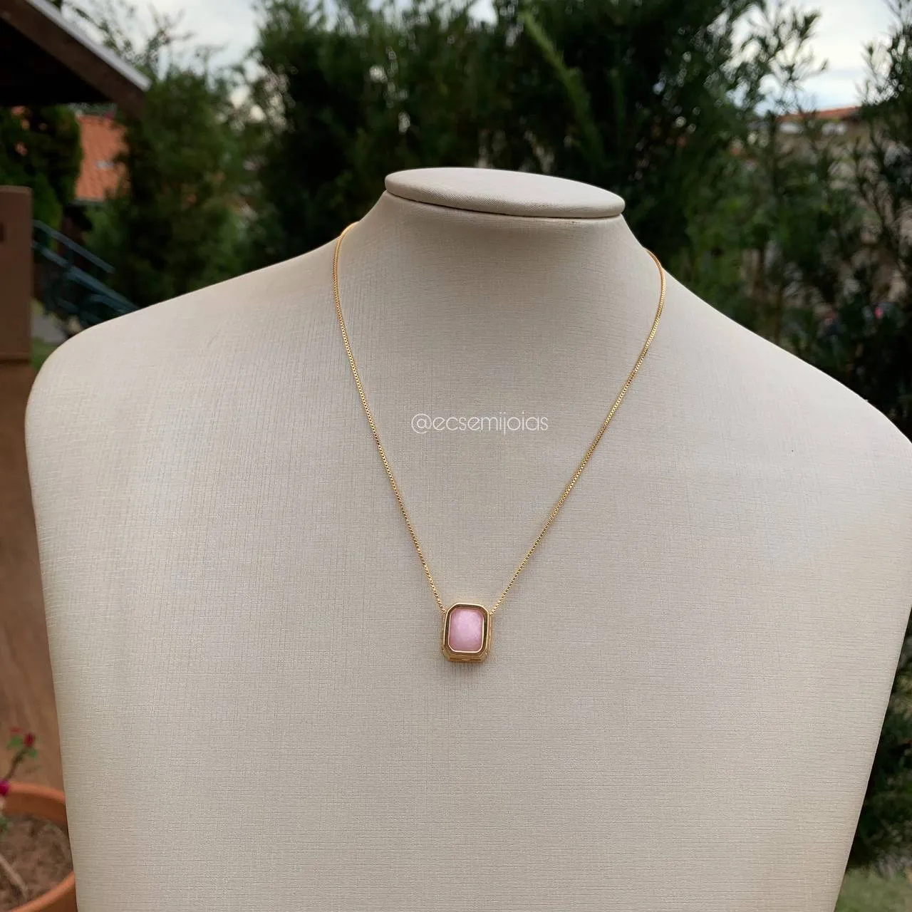 Colar pedra retangular - 45 cm - banhado a  ouro 18k