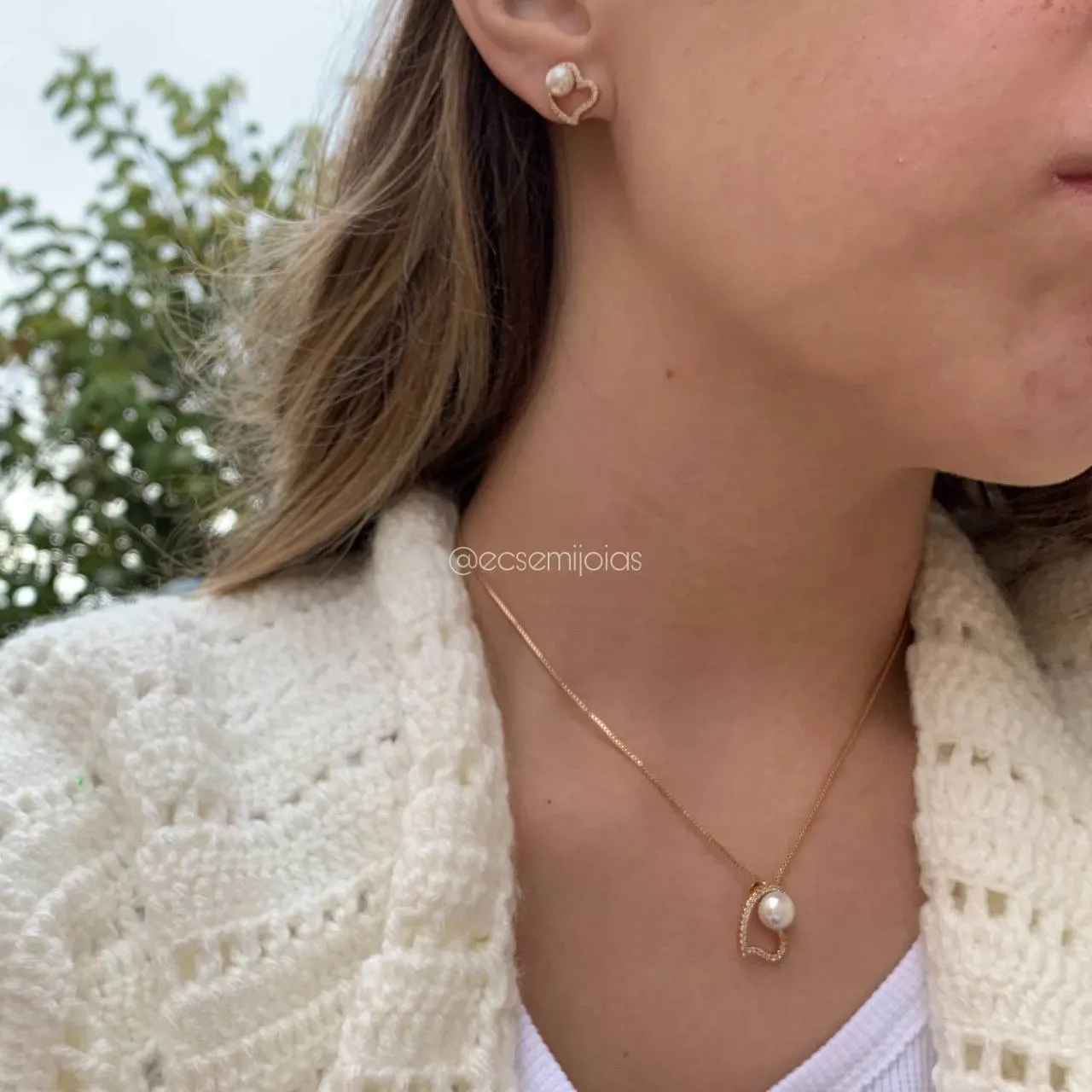 Conjunto de brinco e colar coração cravejado vazado com perola- 40 cm + 5cm de extensor - banhado a ouro 18k