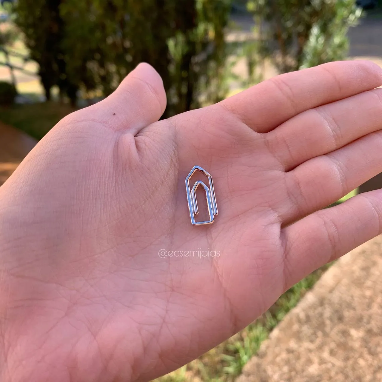 Pingente clips liso - banhado a ródio branco