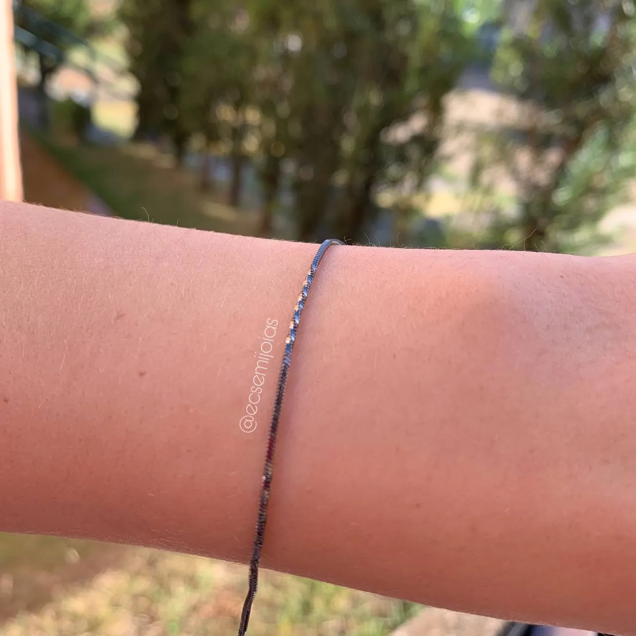 Pulseira elo rabo de rato trabalhado mais fino torcidinho - 19 cm - banhado a ródio negro