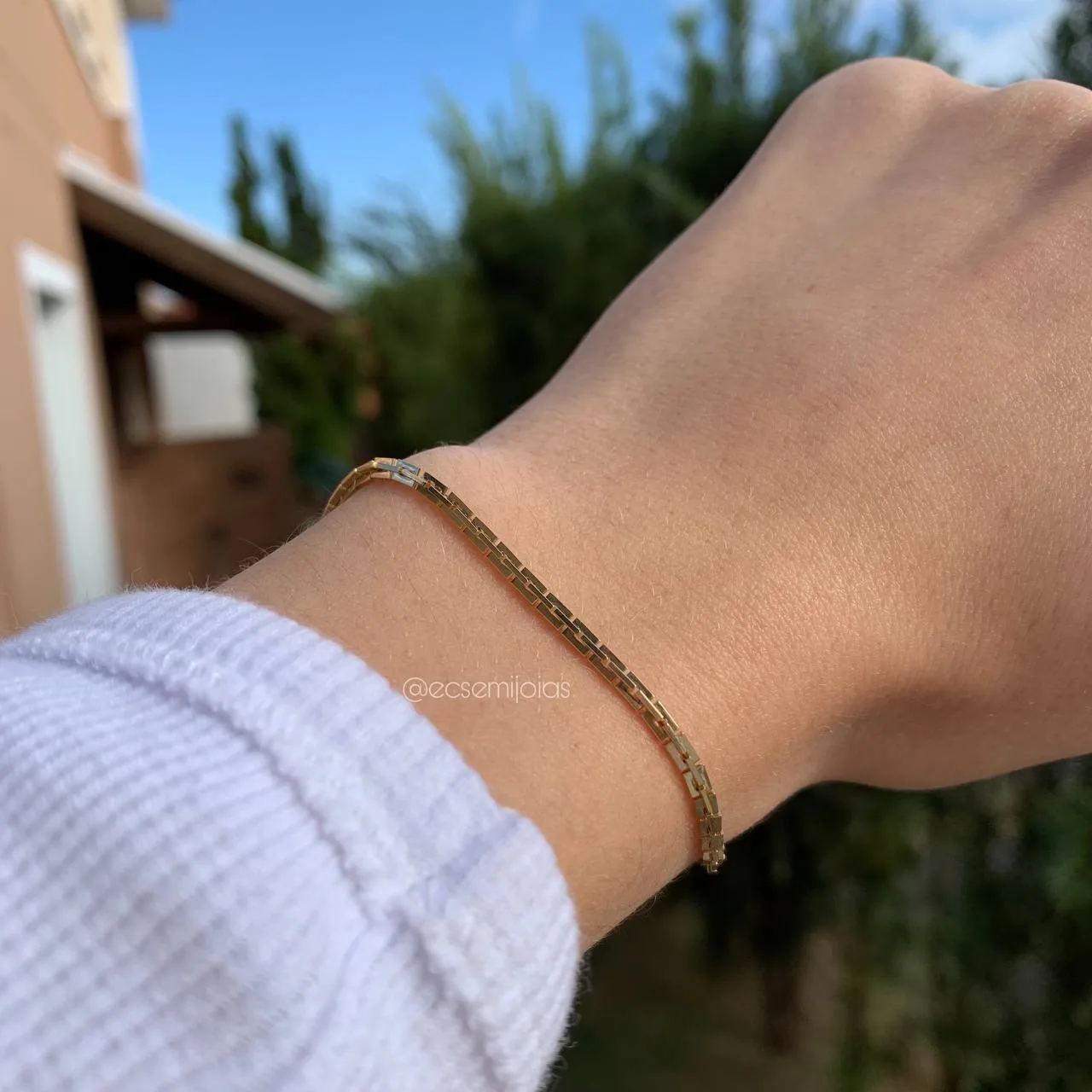 Pulseira fina de elos quadrados cruzados - 18 cm - banhado a ouro 18k