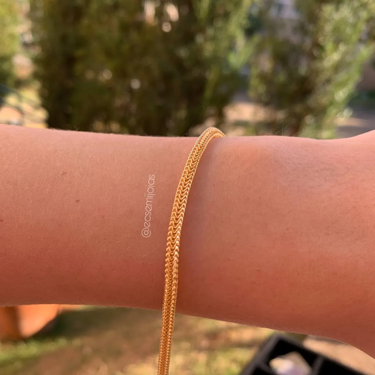 Pulseira redonda oca - 16 cm + 5 cm de extensor - banhado a ouro 18k