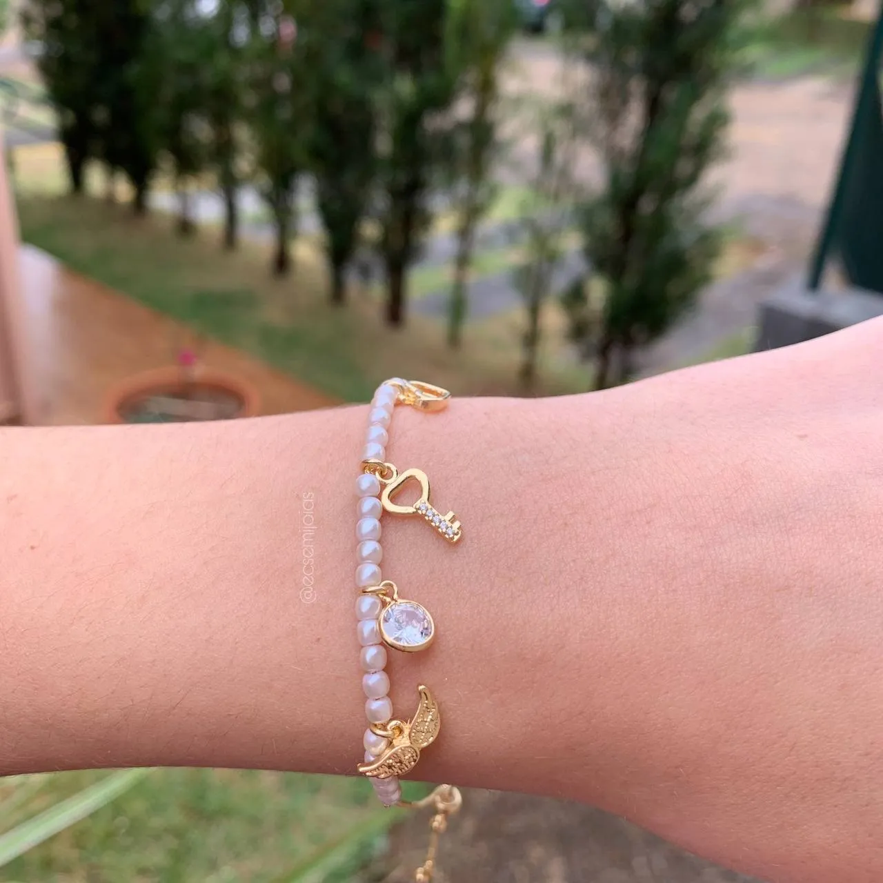 Pulseira shambala de pérolas com infinito coração chave ponto de luz e asas - banhado a ouro 18k - 20 cm