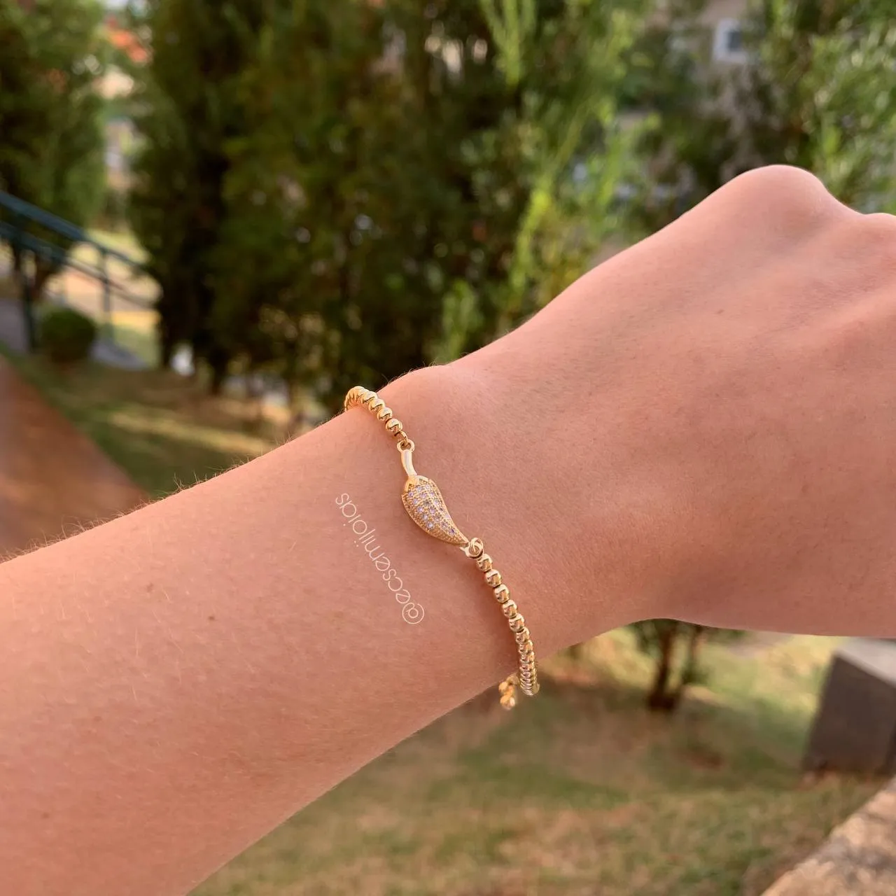 Pulseira shambala pimenta e bolas- 20 cm - banhado a ouro 18k
