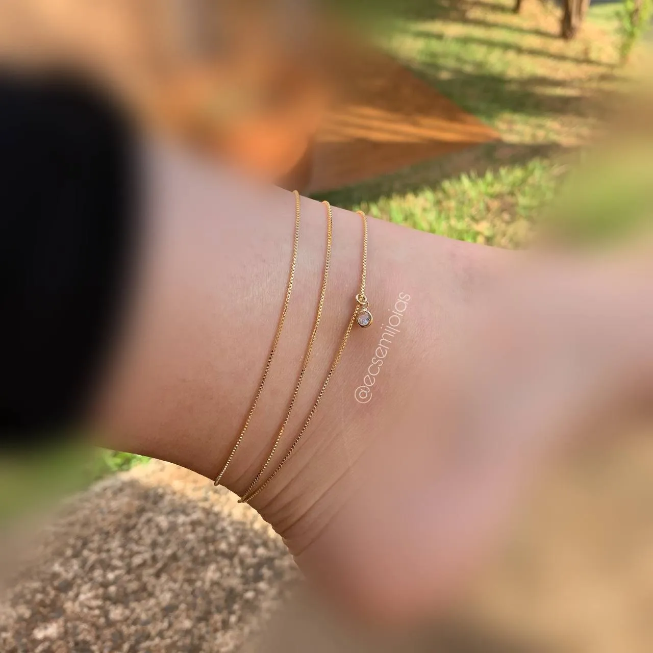 Tornozeleira 3 andares com uma zircônia - 22 cm + 5 cm de extensor - banhado a ouro 18k