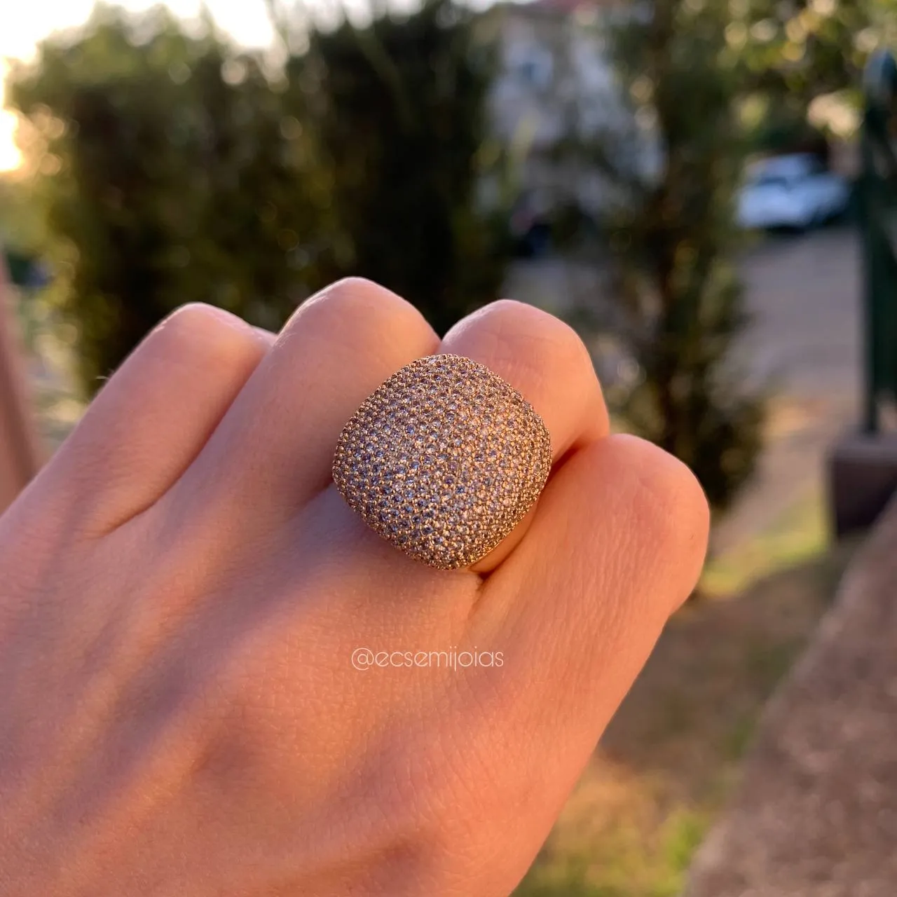 Anel quadrado cravejado - banhado a ouro 18k