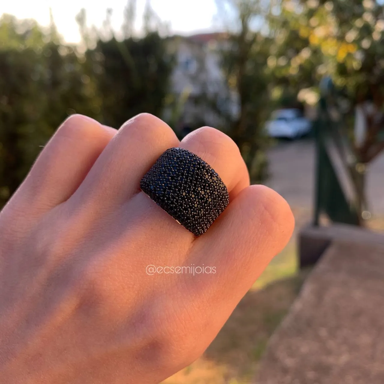 Anel redondo forrado - banhado a ouro 18k