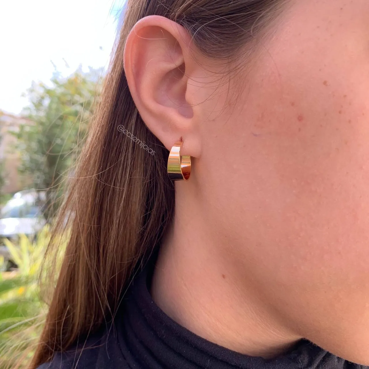 Brinco argola lisa 17 mm de diâmetro - banhado a ouro 18k