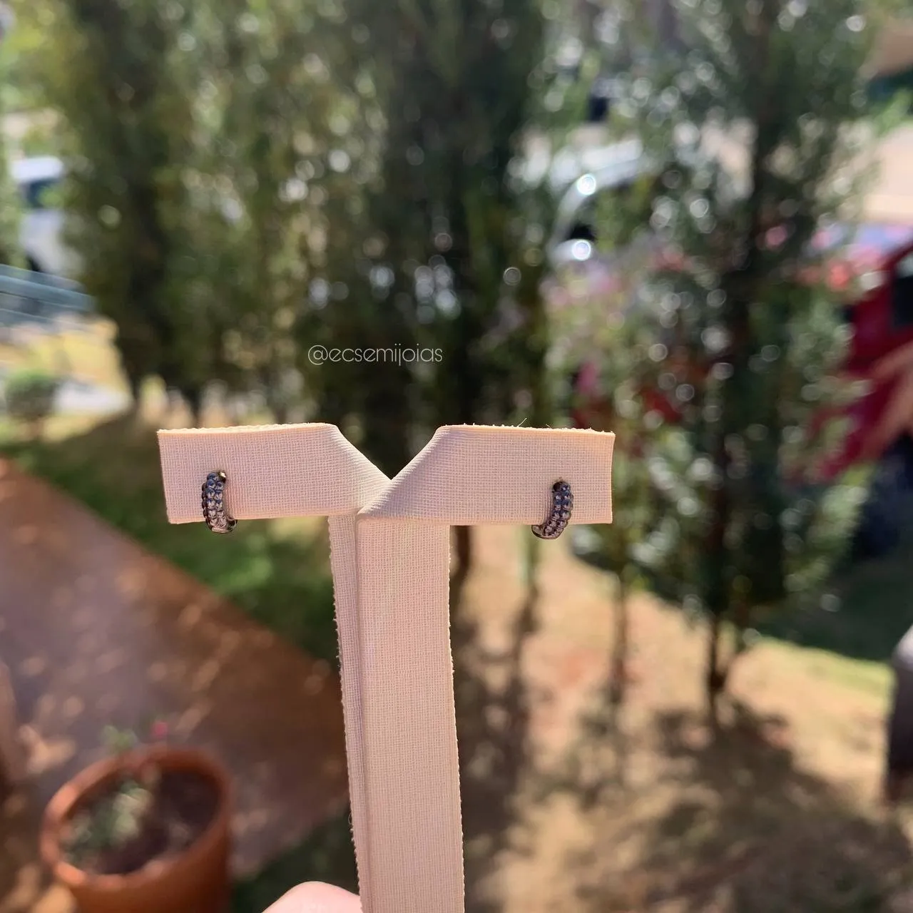 Brinco argolinha 2 furo bolinhada - banhado a ródio negro