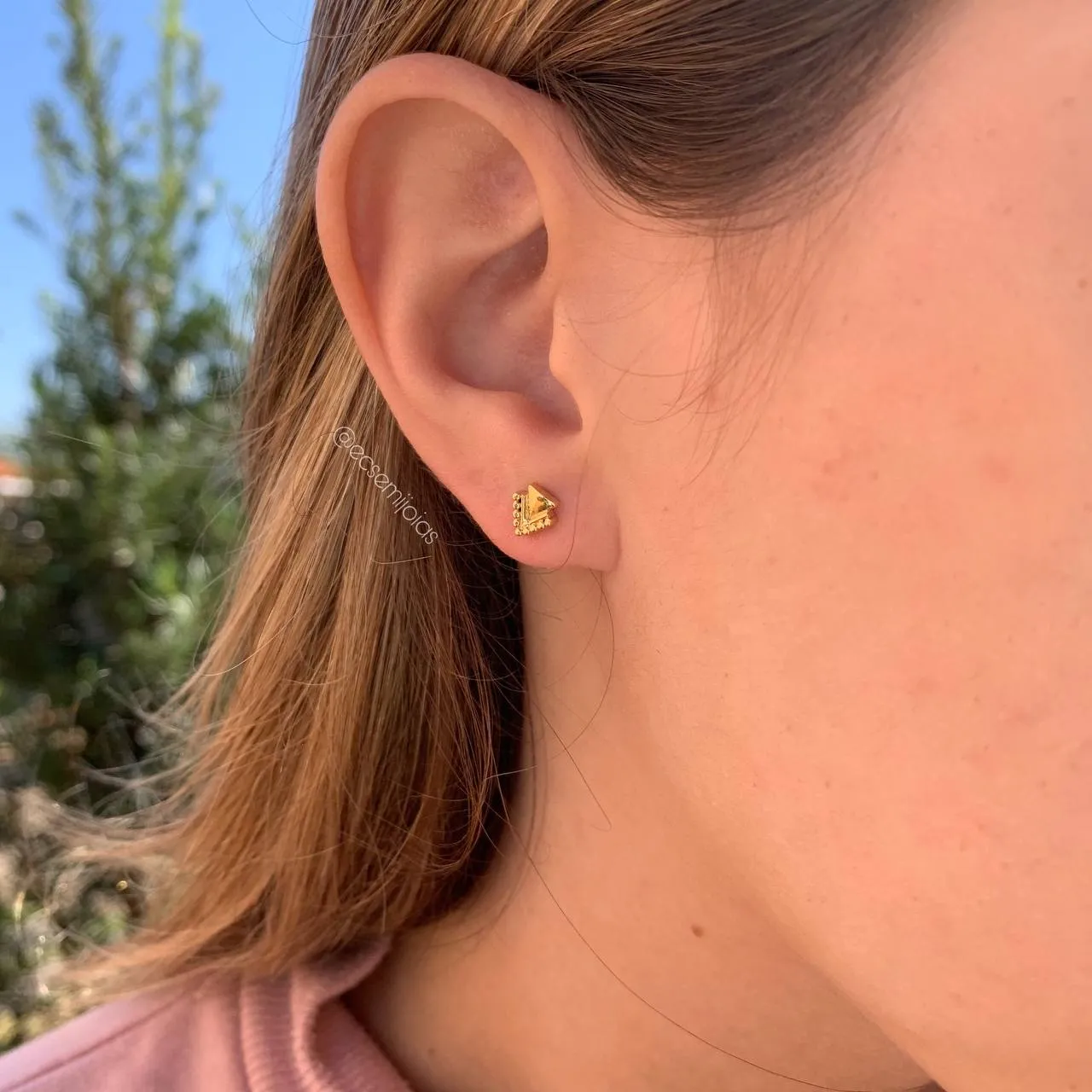 Brinco chalézinho - banhado a ouro 18k
