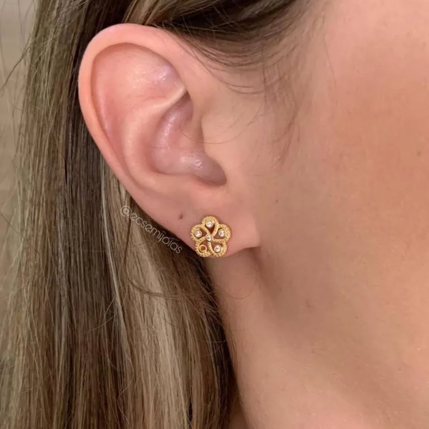 Brinco florzinha rococó - banhado a ouro 18k