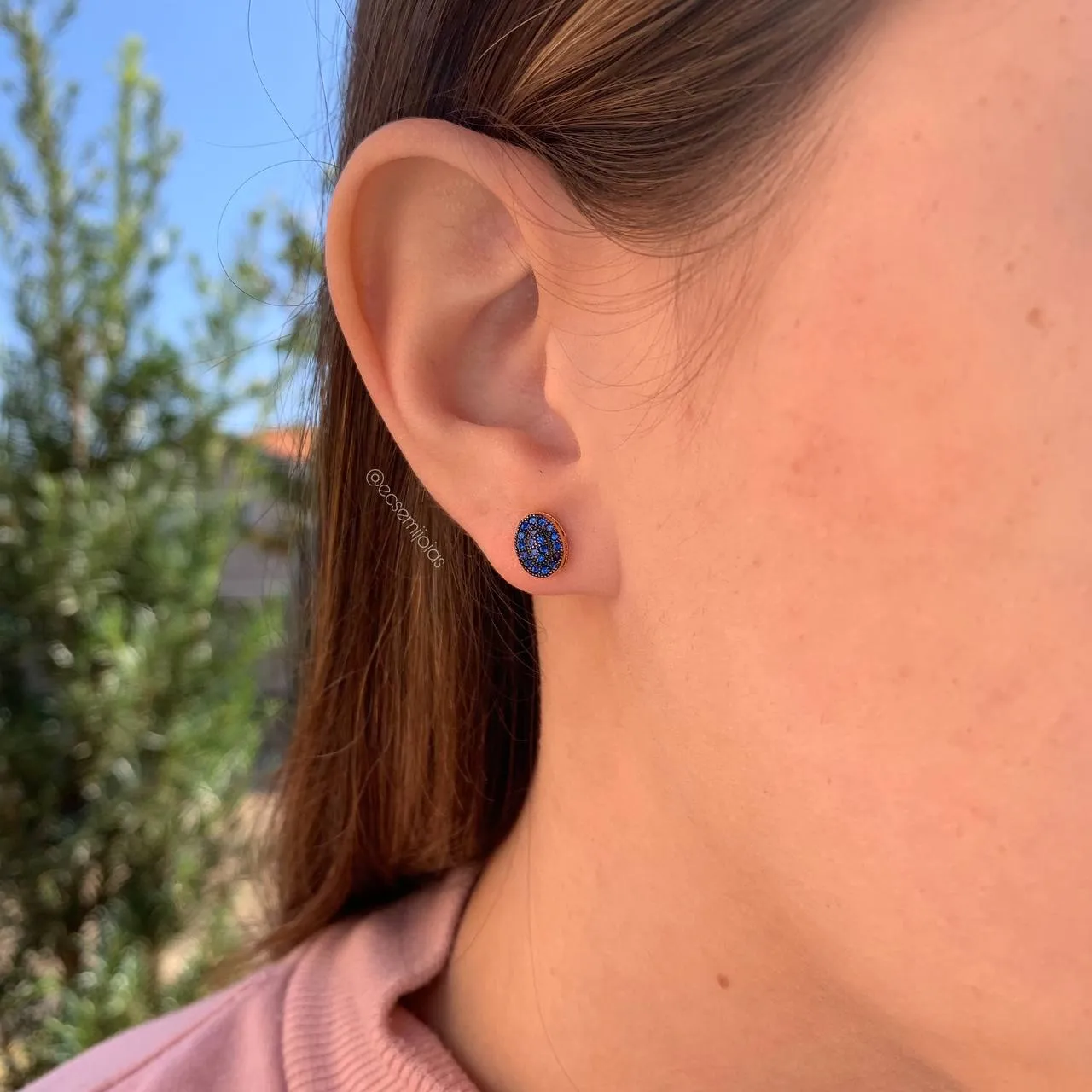 Brinco gota cravejada com galeria - banhado a ouro 18k
