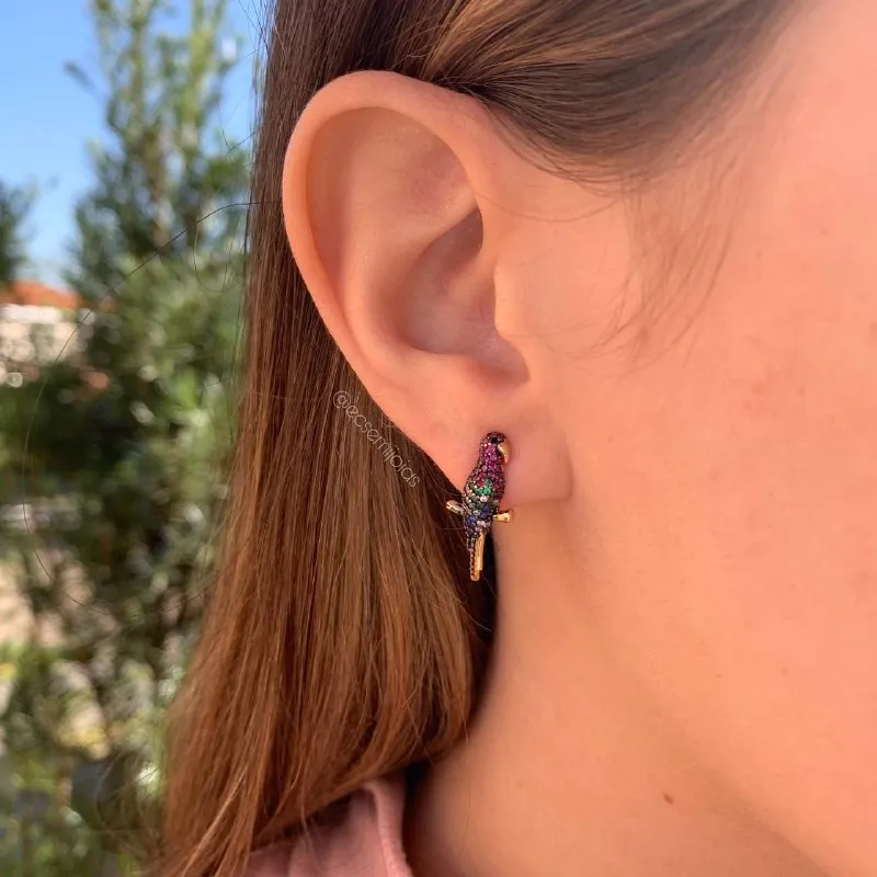 Brinco papagaio cravejado - banhado a ouro 18k