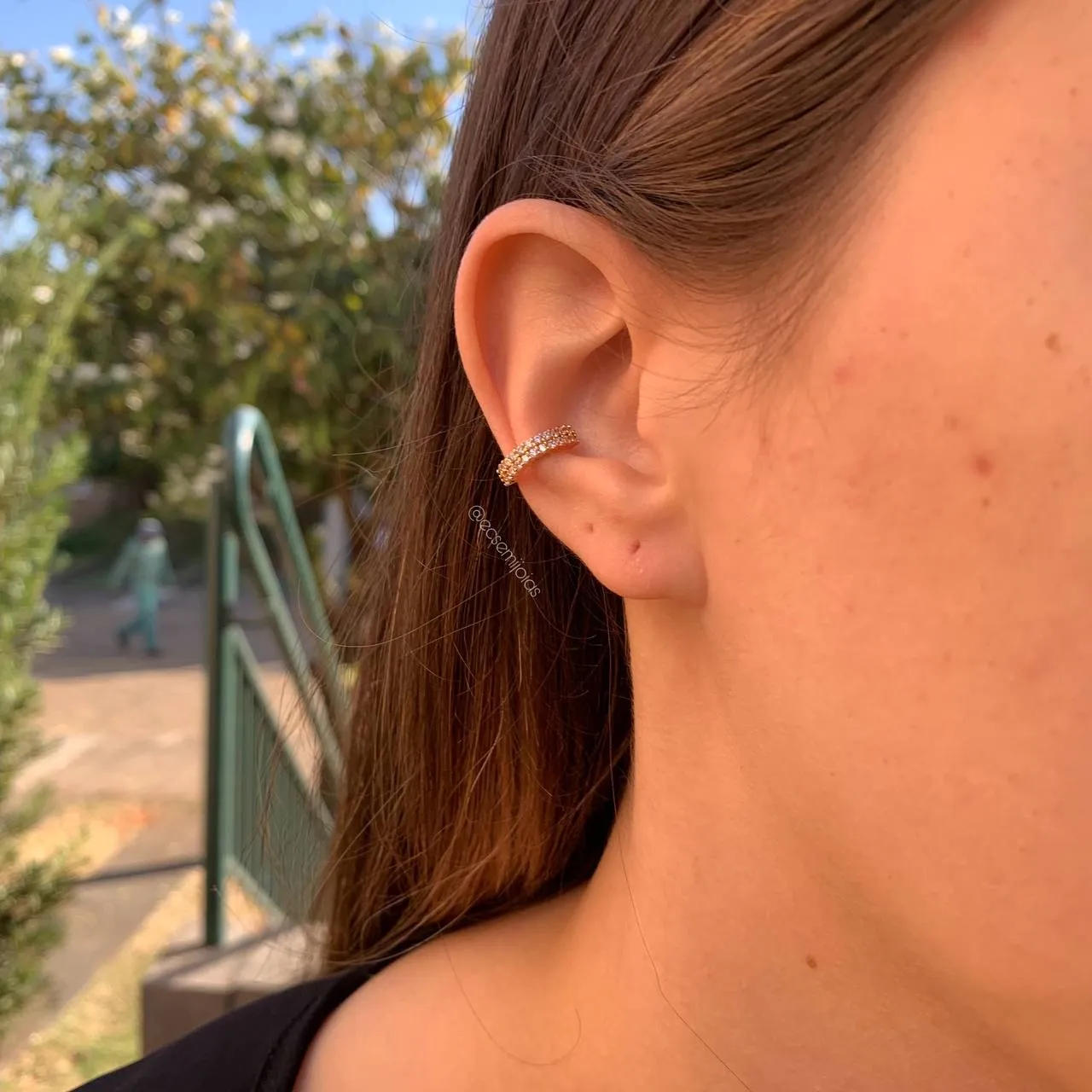 Brinco piercing fake c/ 2 fileiras de zircônia - banhado a ouro 18k