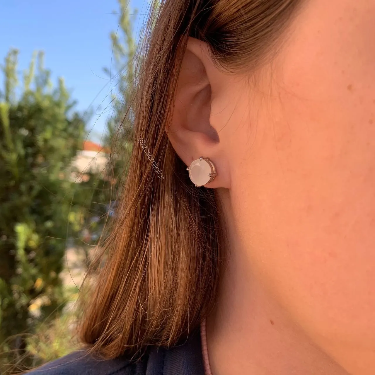Brinco ponto de luz de zircônia colorida 10 mm - banhado a ródio branco