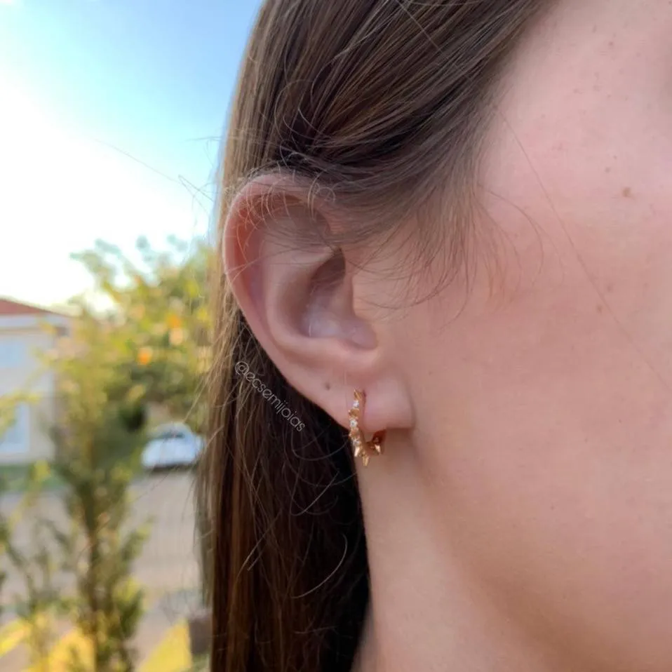 Brinco spike - banhado a ouro 18k