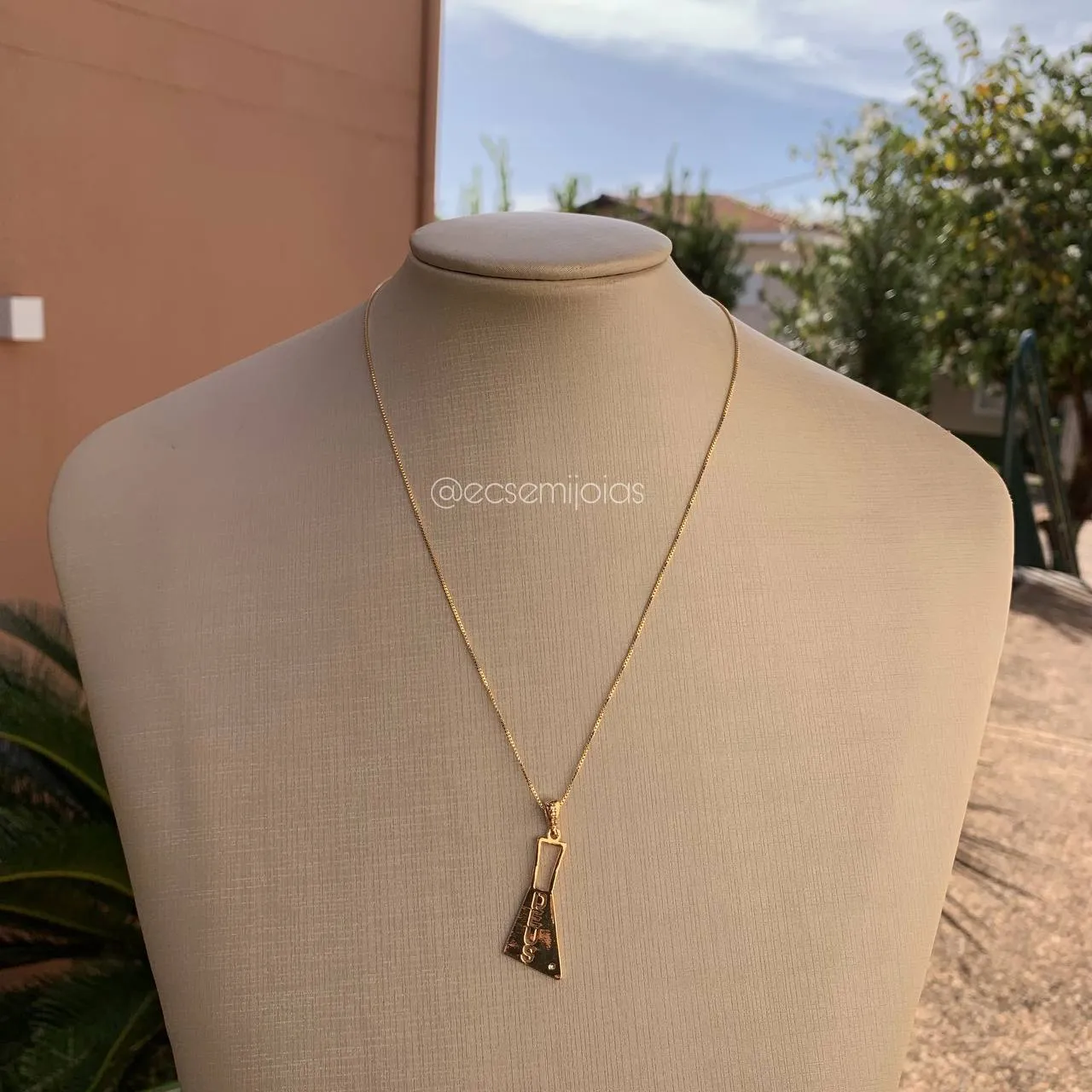 Colar Deus - 45 cm + 6 cm de extensor - banhado a ouro 18k