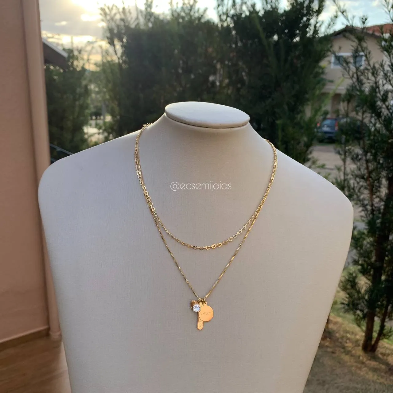 Colar dois andares pingentes amor, forever, ponto de luz e coração- 48 cm - banhado a ouro 18k