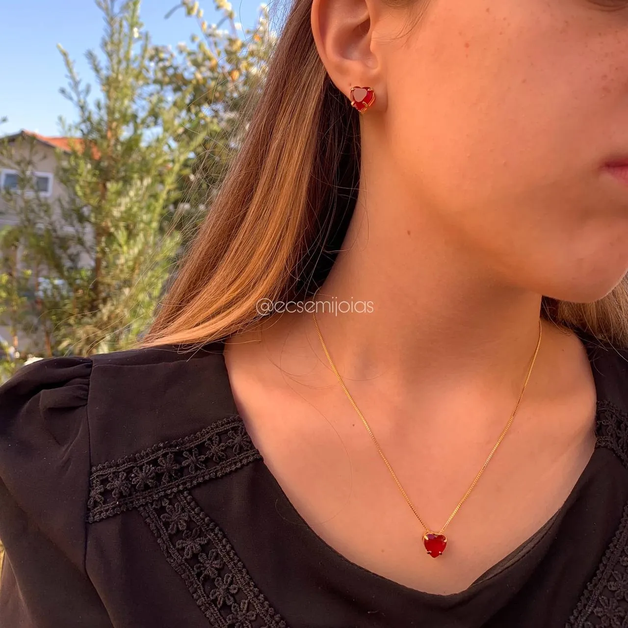 Conjunto de brinco e colar coração de cristal com galeria e 4 garras -  45 cm - banhado a ouro 18k