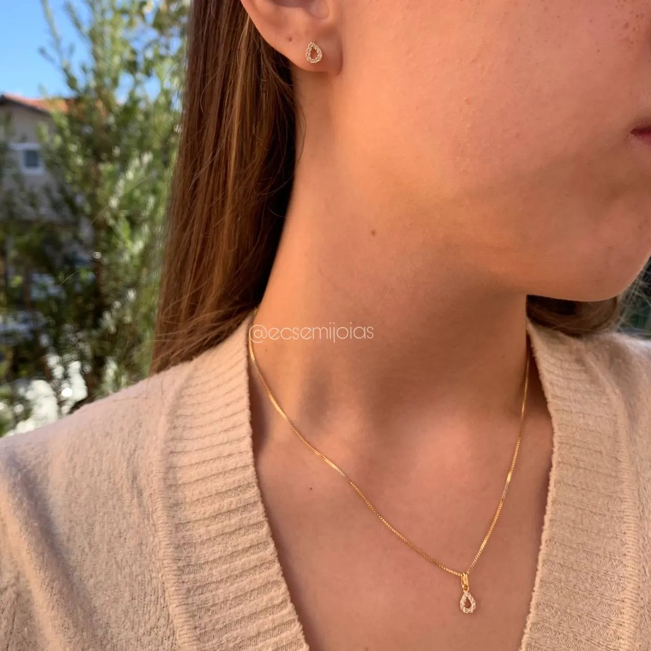 Conjunto de brinco e colar gotinha cravejada vazada - 45 cm - banhado a ouro 18k