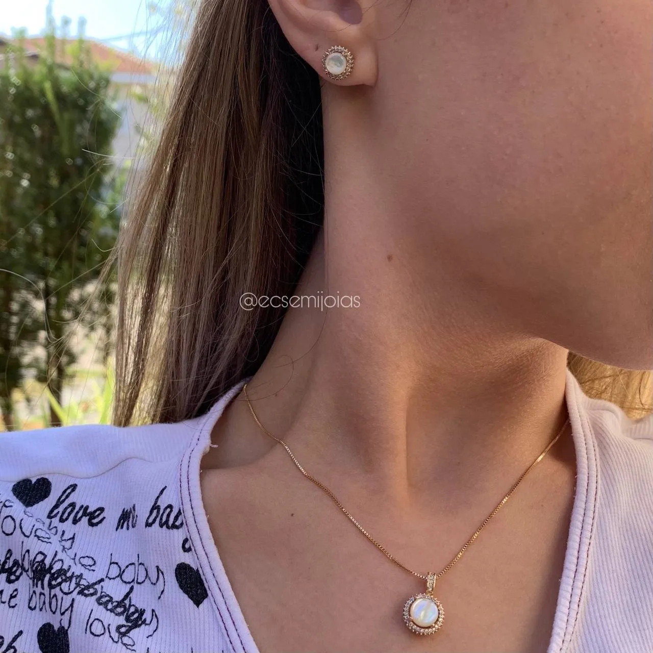 Conjunto de brinco e colar madreperola cravejado em volta - 45 cm - banhado a ouro 18k