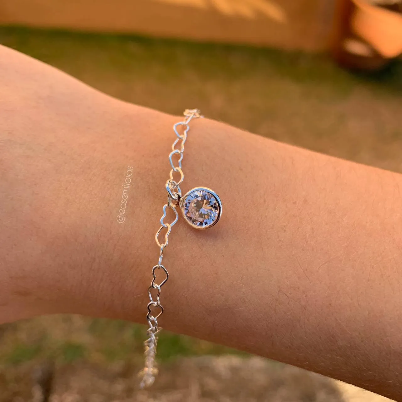 Pulseira corações vazados com ponto de luz 6mm - 19 cm - banhado a prata 925
