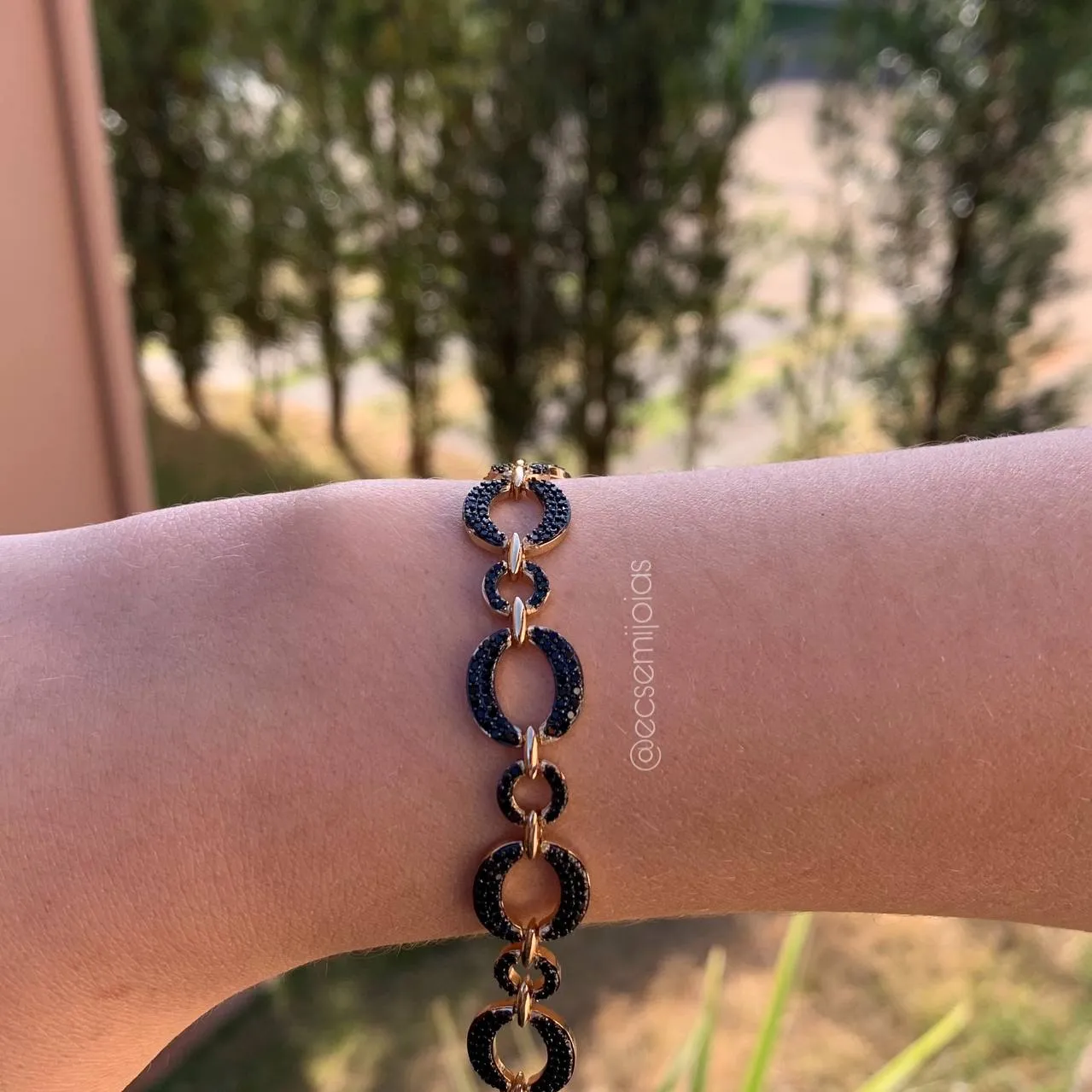 Pulseira de elos ovais cravejados -20 cm - banhado a ouro 18k