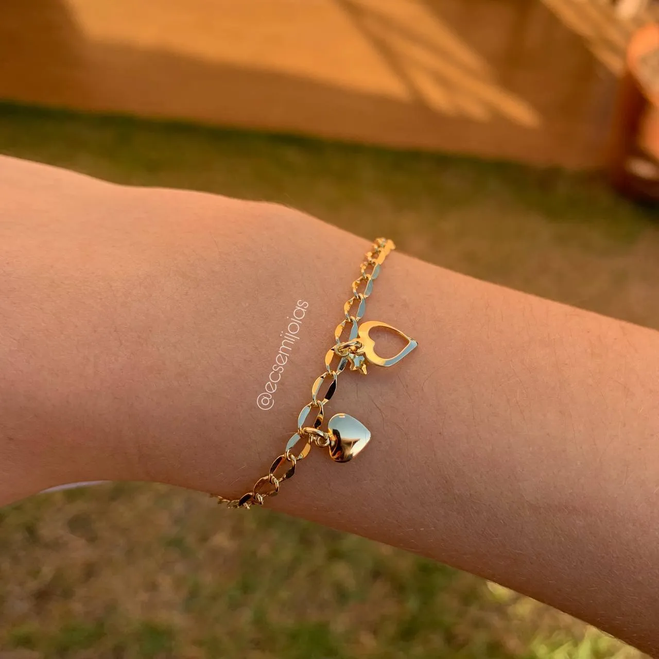 Pulseira elos ovais diamantados e 2 corações 1 estrela pendurados - 16 cm + 4 cm de extensor - banhado a ouro 18k