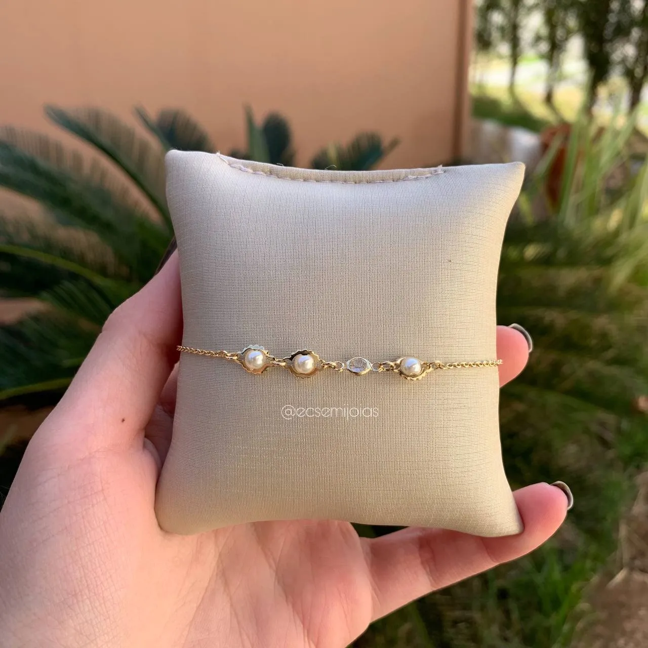 Pulseira infantil shambala com pérolas e cristais - 14 cm - banhado a ouro 18k