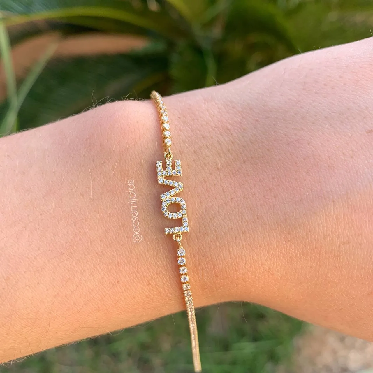Pulseira LOVE cravejado e riviera de zircônia - 17  cm - banhado a ouro 18k