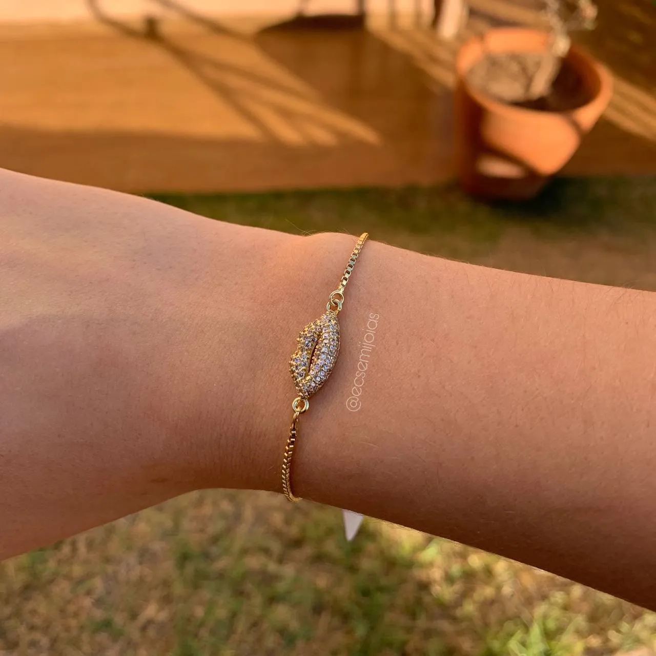 Pulseira shambala boca cravejada - 20 cm  - banhado a ouro 18k