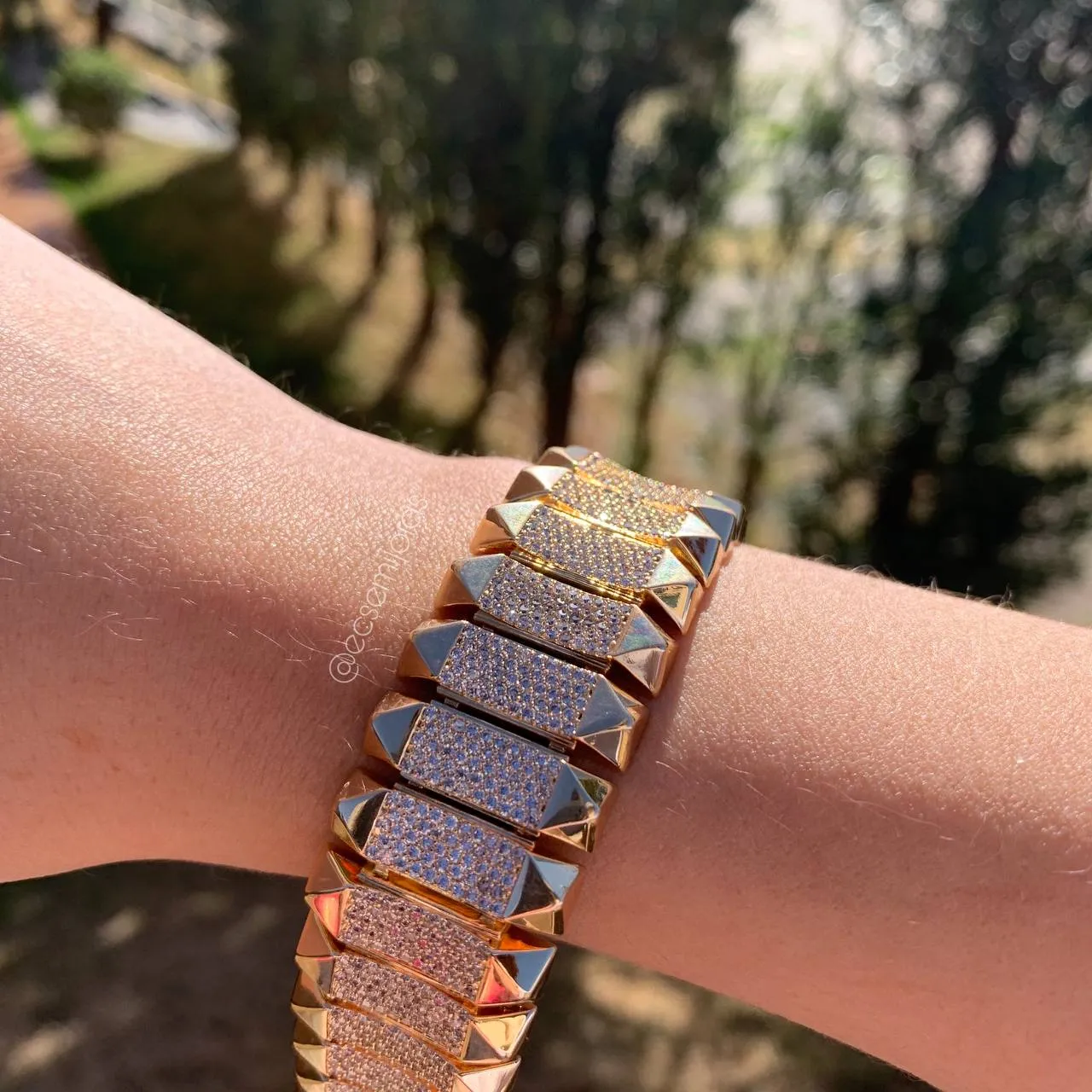 Pulseira trabalhada cravejada - 18 cm - banhado o ouro 18k