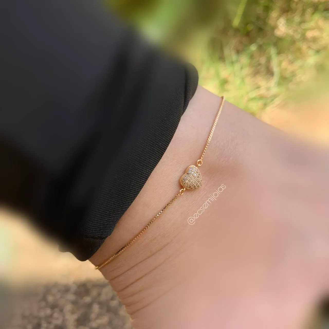 Tornozeleira de coração cravejado - 22 cm + 5 cm de extensor - banhado a ouro 18k