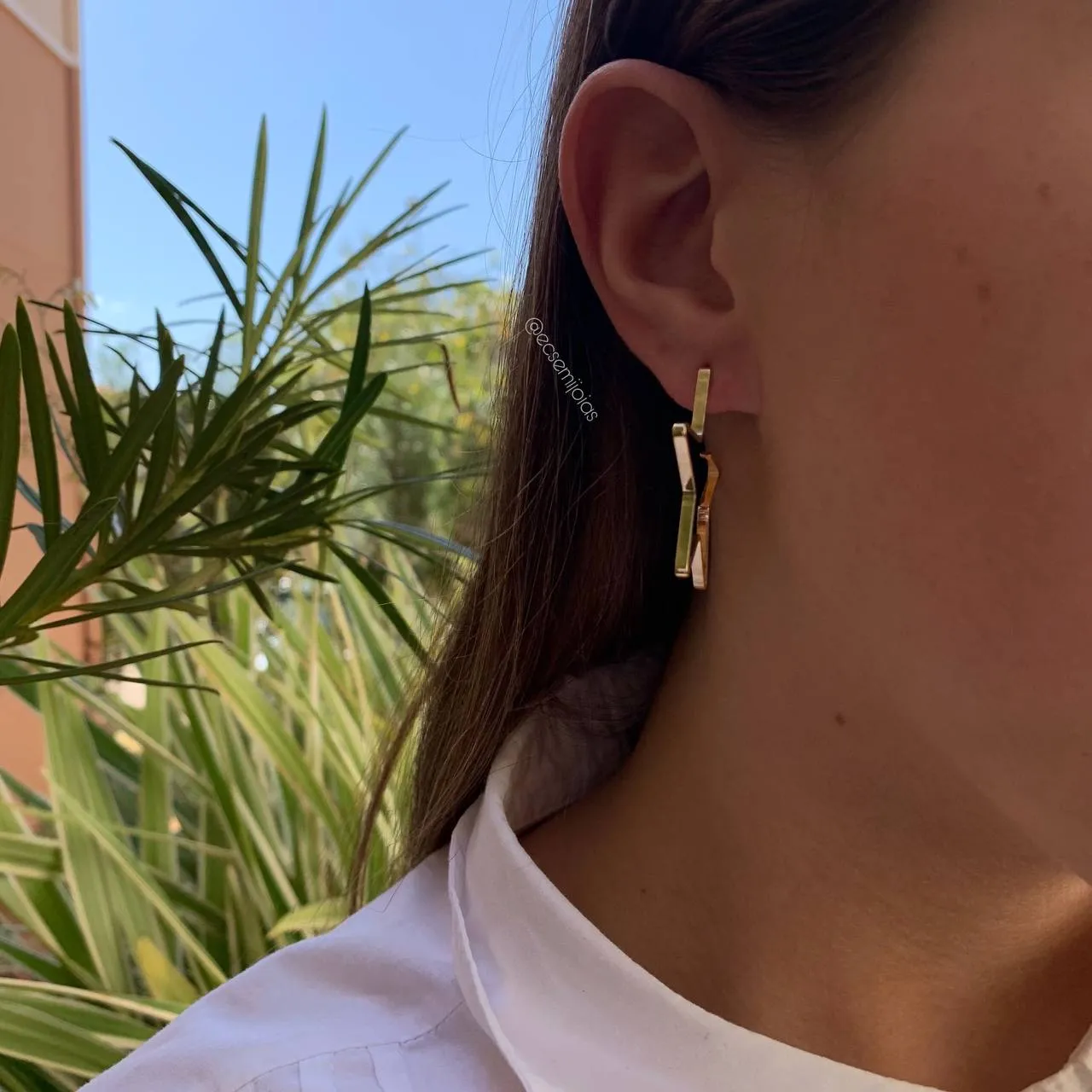 Brinco argola de estrela lisa M - coleção lunar - banhado a ouro 18k