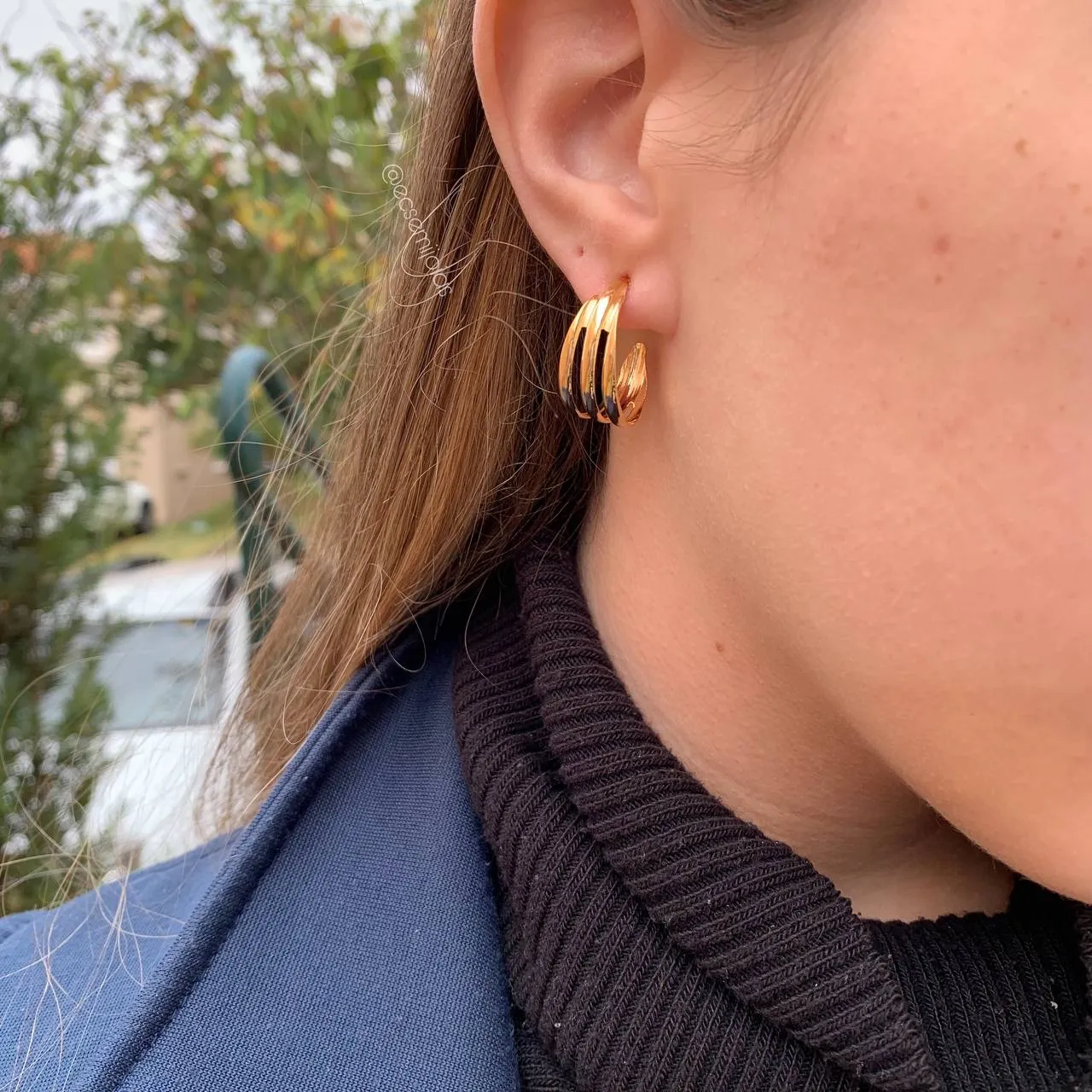 Brinco argola três fios fina M - banhado a ouro 18k