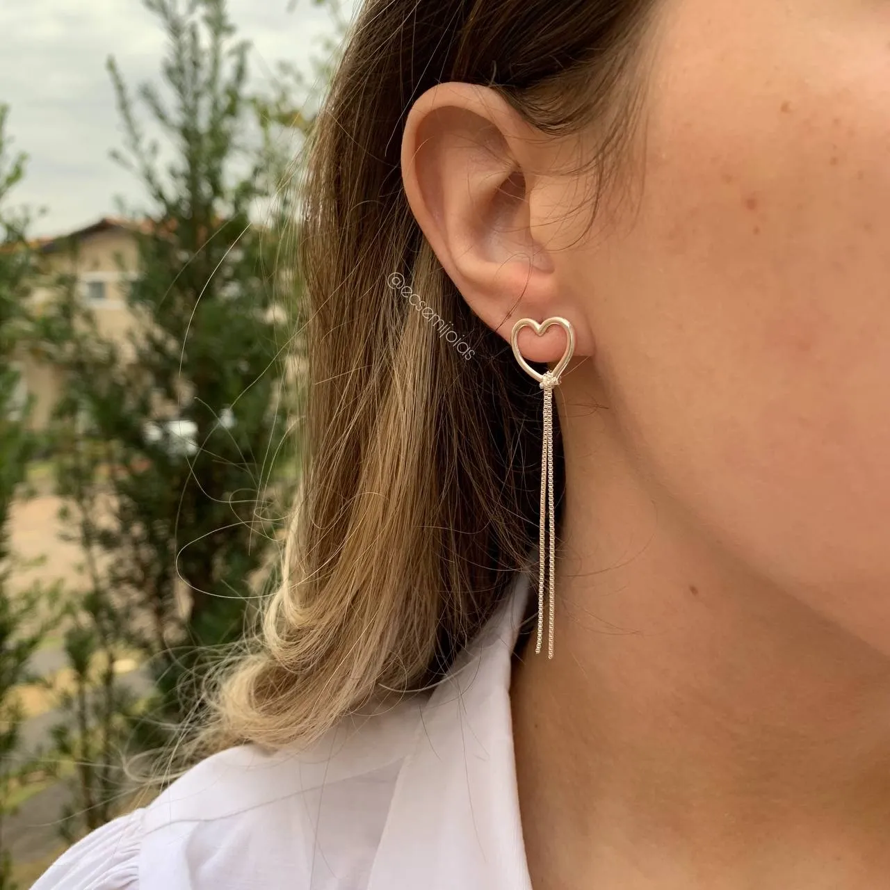 Brinco de coração com franja - banhado a prata 925