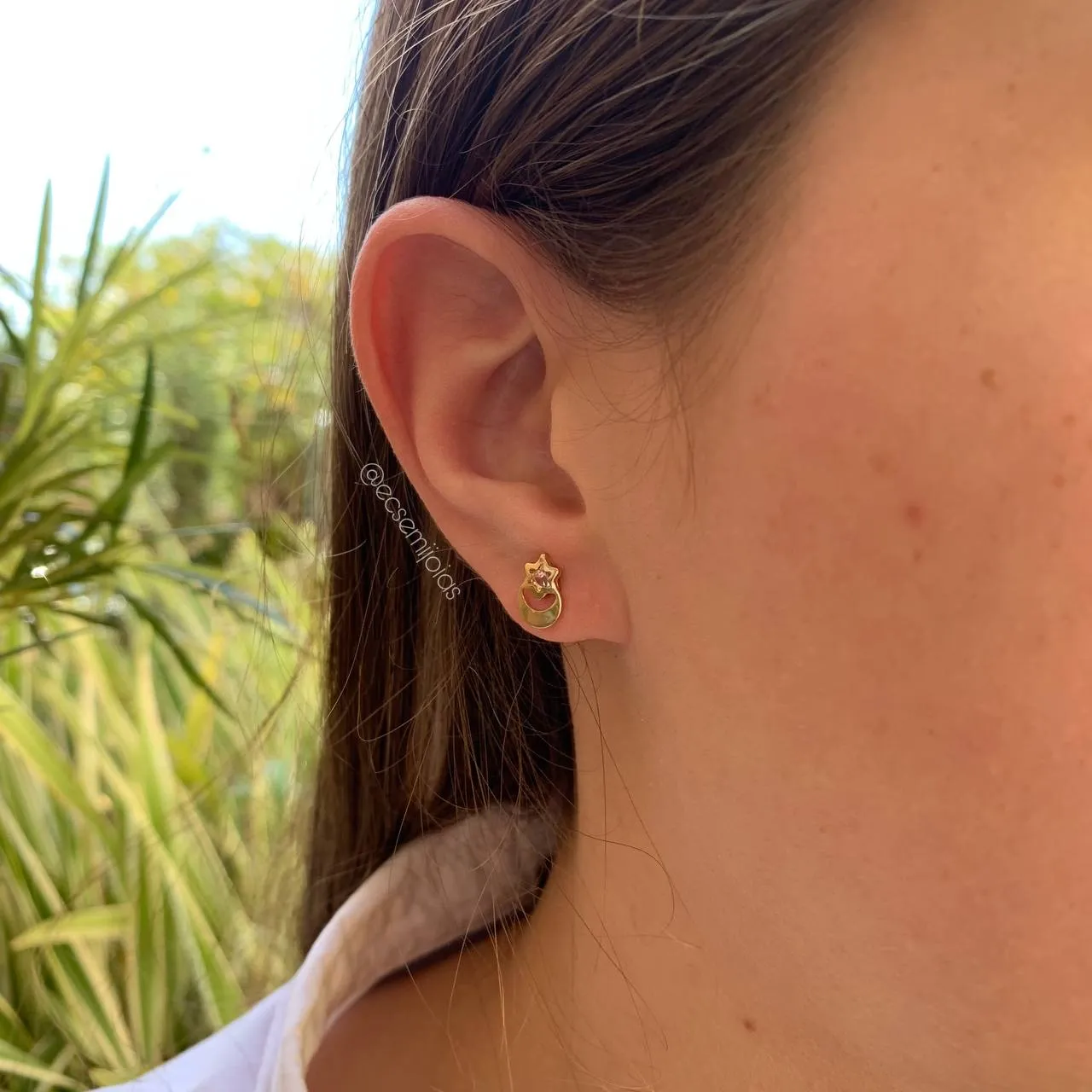 Brinco estrela com  lua - coleção lunar - banhado a ouro 18k
