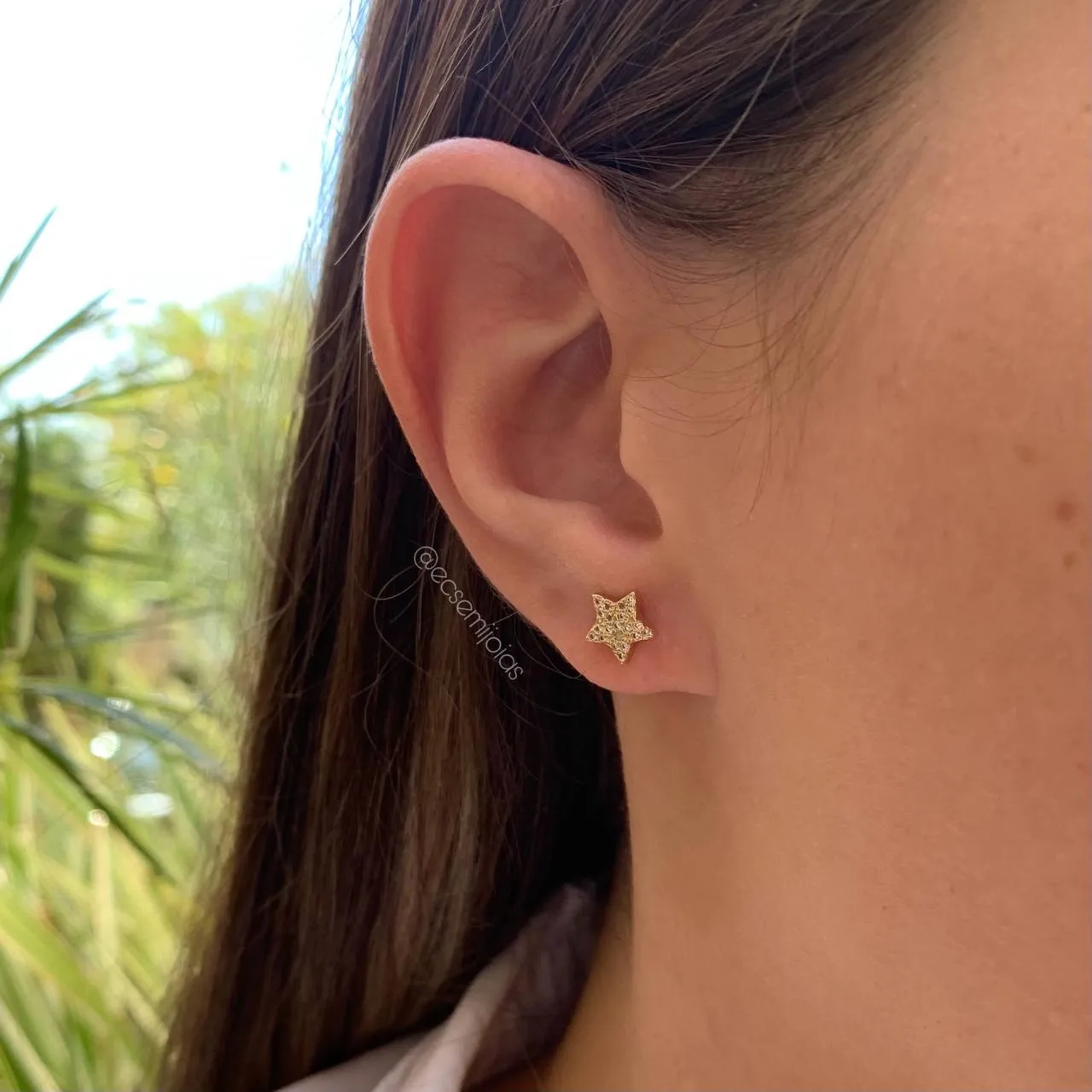 Brinco estrela cravejada - coleção lunar - banhado a ouro 18k