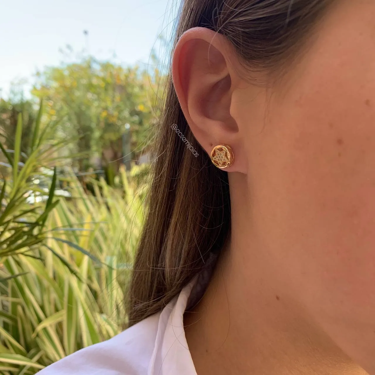 Brinco estrela cravejada - coleção lunar - banhado a ouro 18k