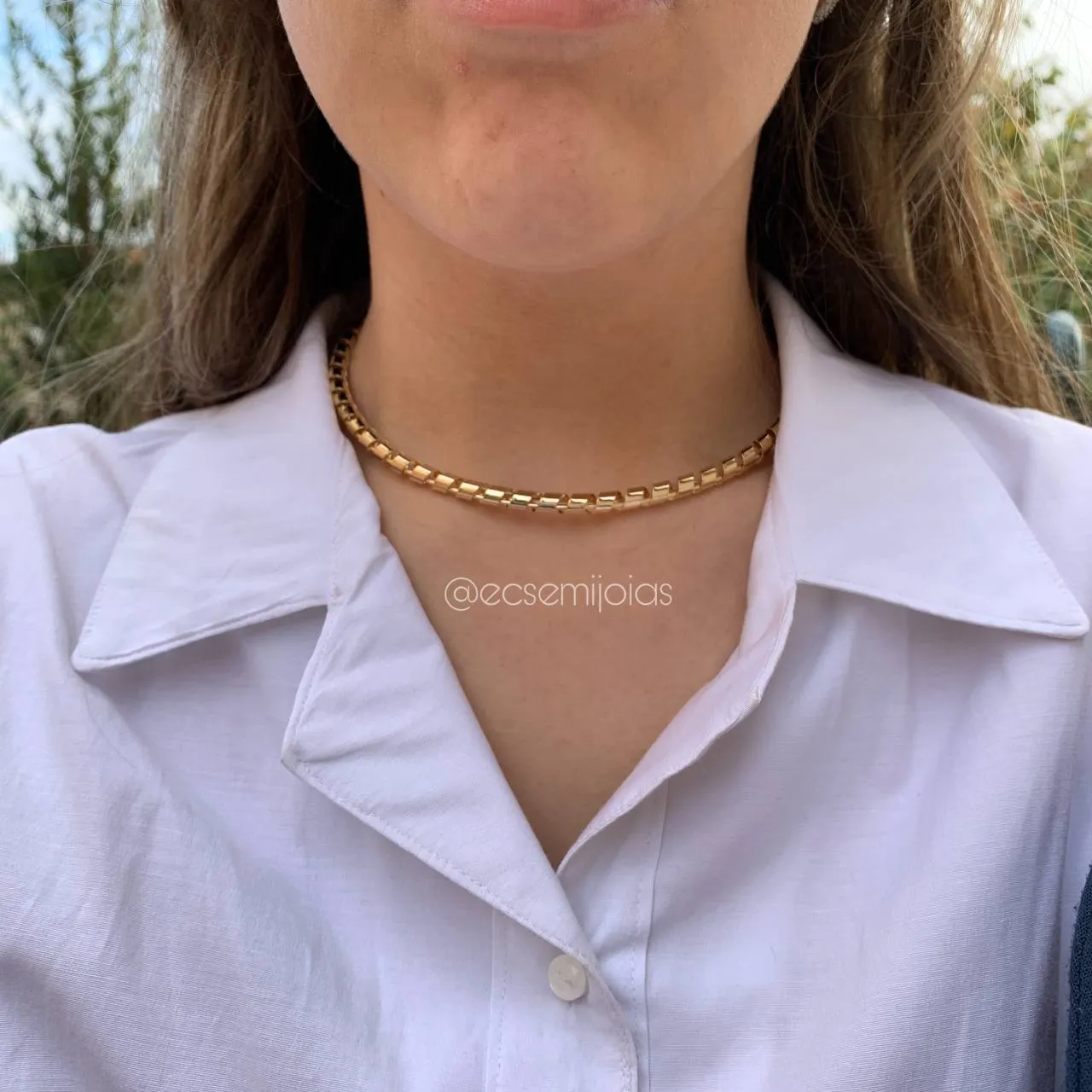 Canga lisa trabalhada  - banhado a ouro 18k