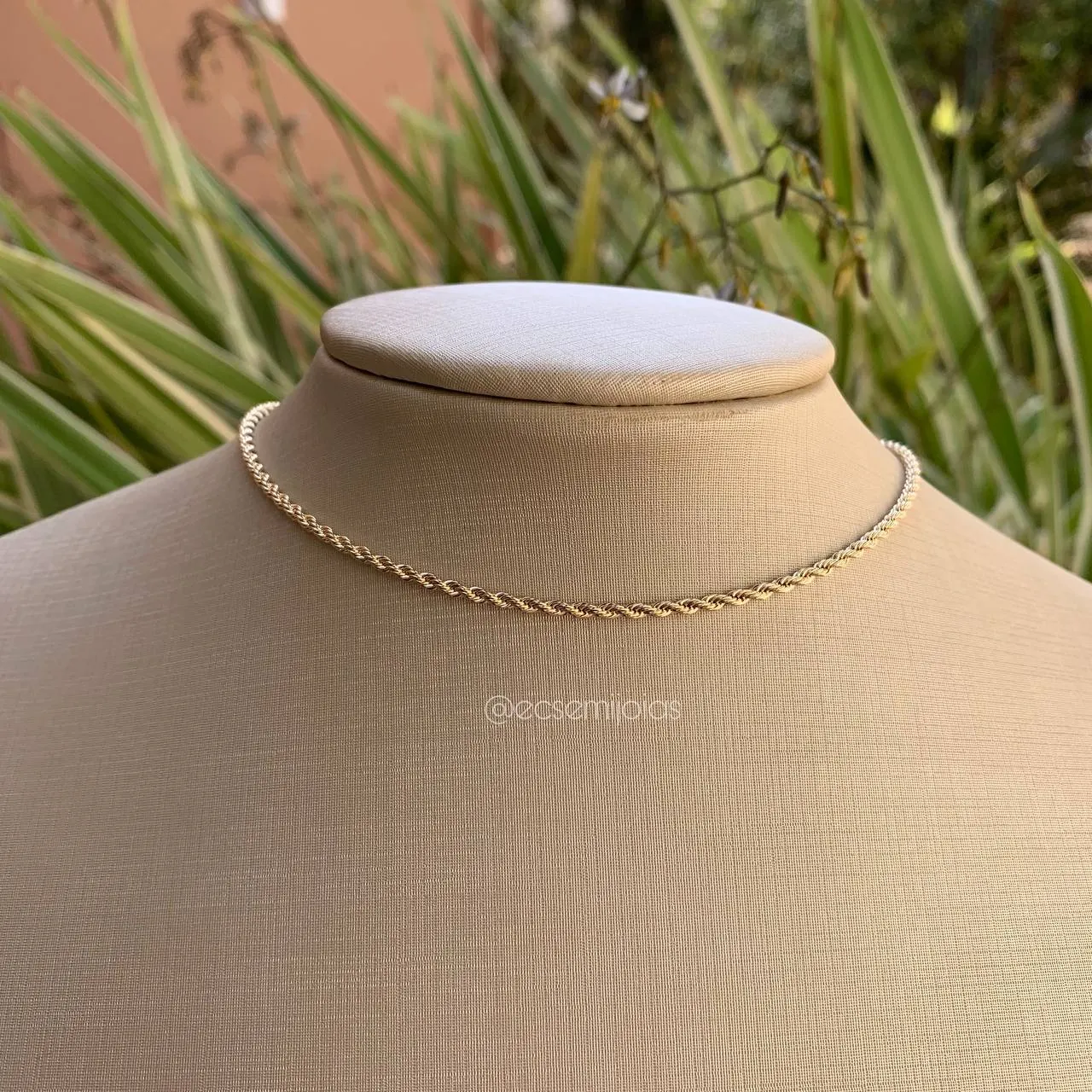 Colar choker cordão baiano de 2 mm - coleção lunar - 32 cm + 10 cm de extensor - banhado a ouro 18k