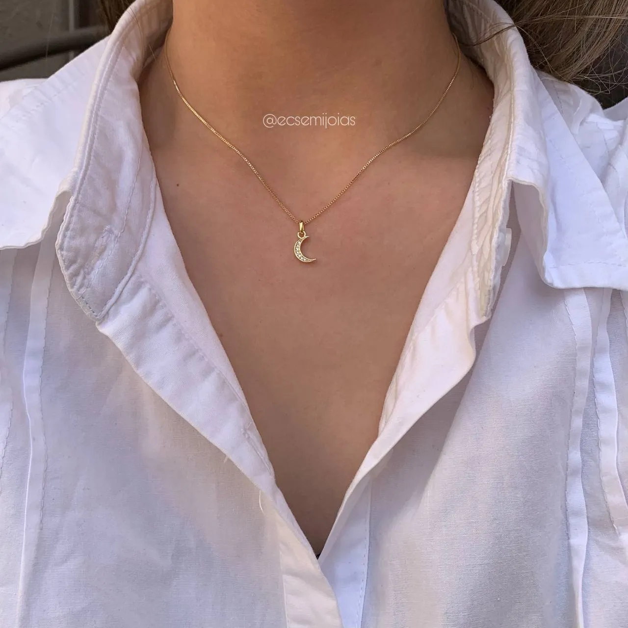 Colar de lua cravejada - coleção lunar - 40 cm - banhado a ouro 18k