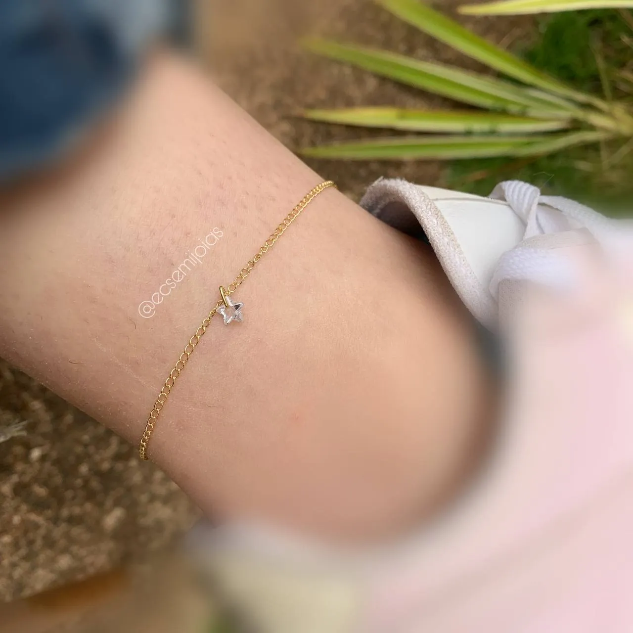 Tornozeleira 1 estrela - coleção lunar - 24 cm +5 cm de extensor - banhado a ouro 18k