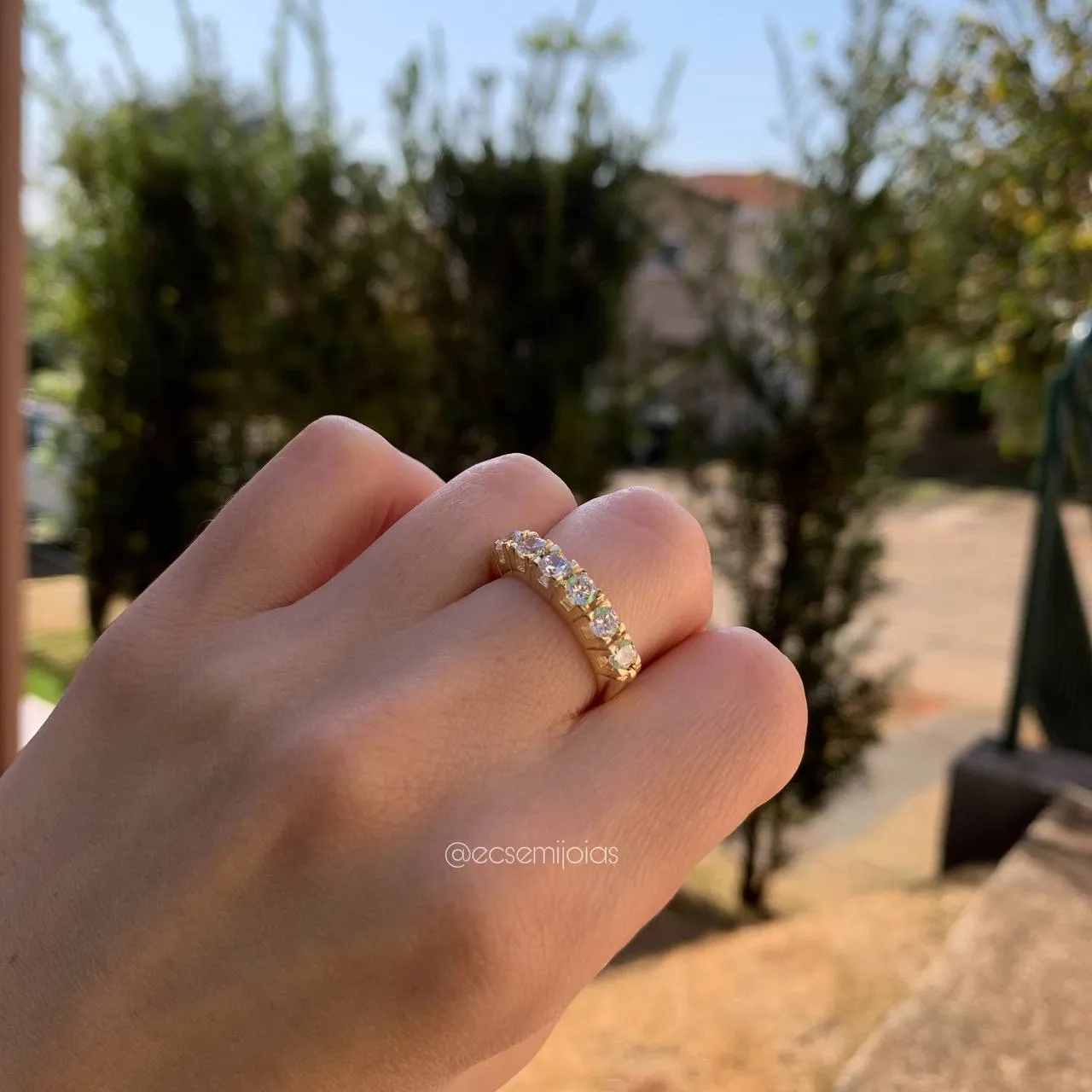 Anel 6 pedras 3 mm - banhado a ouro 18k