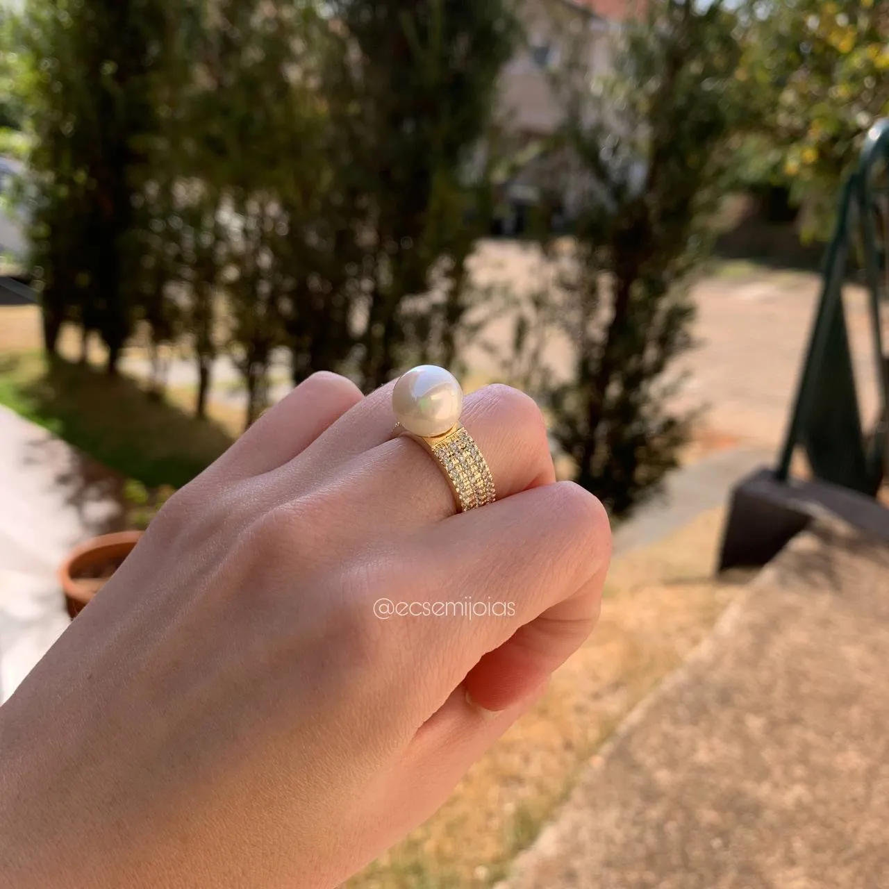Anel de pérola 12 mm cravejado - banhado a ouro 18k