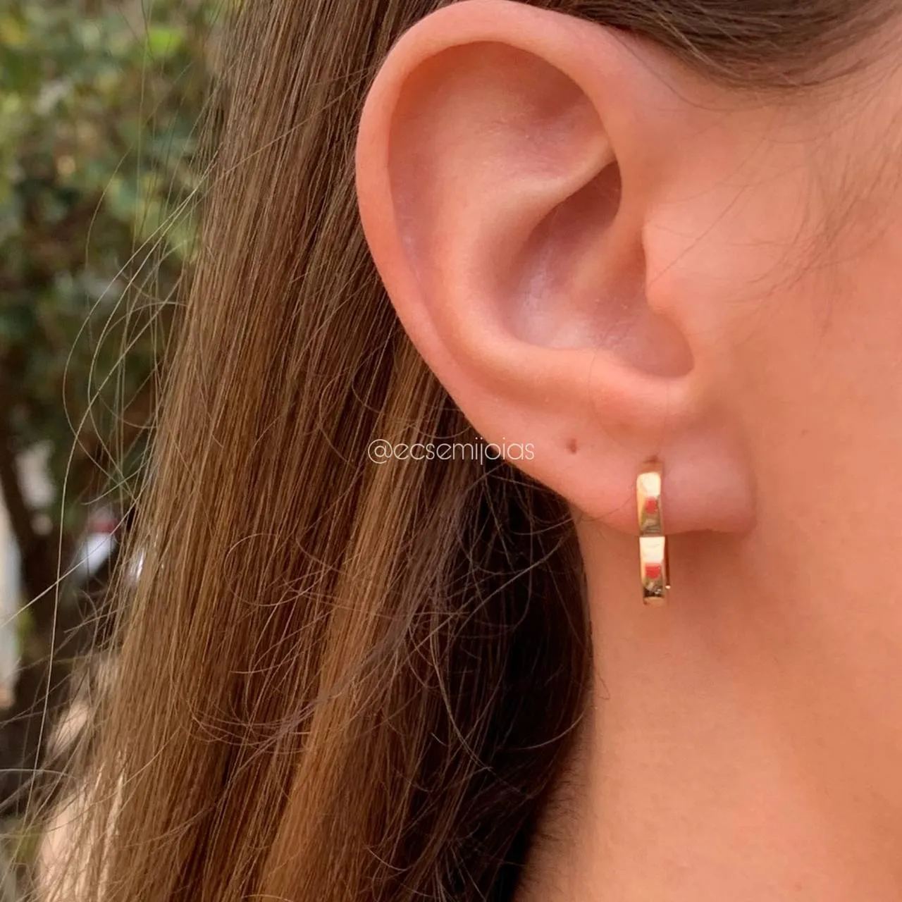 Brinco argola de coração lisa  G - banhado a ouro 18k