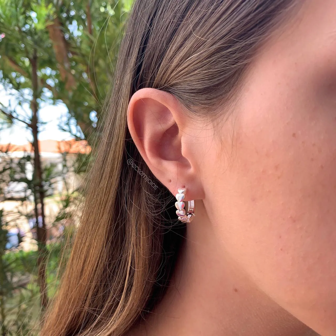 Brinco argola de corações lisa G - banhado a prata 925