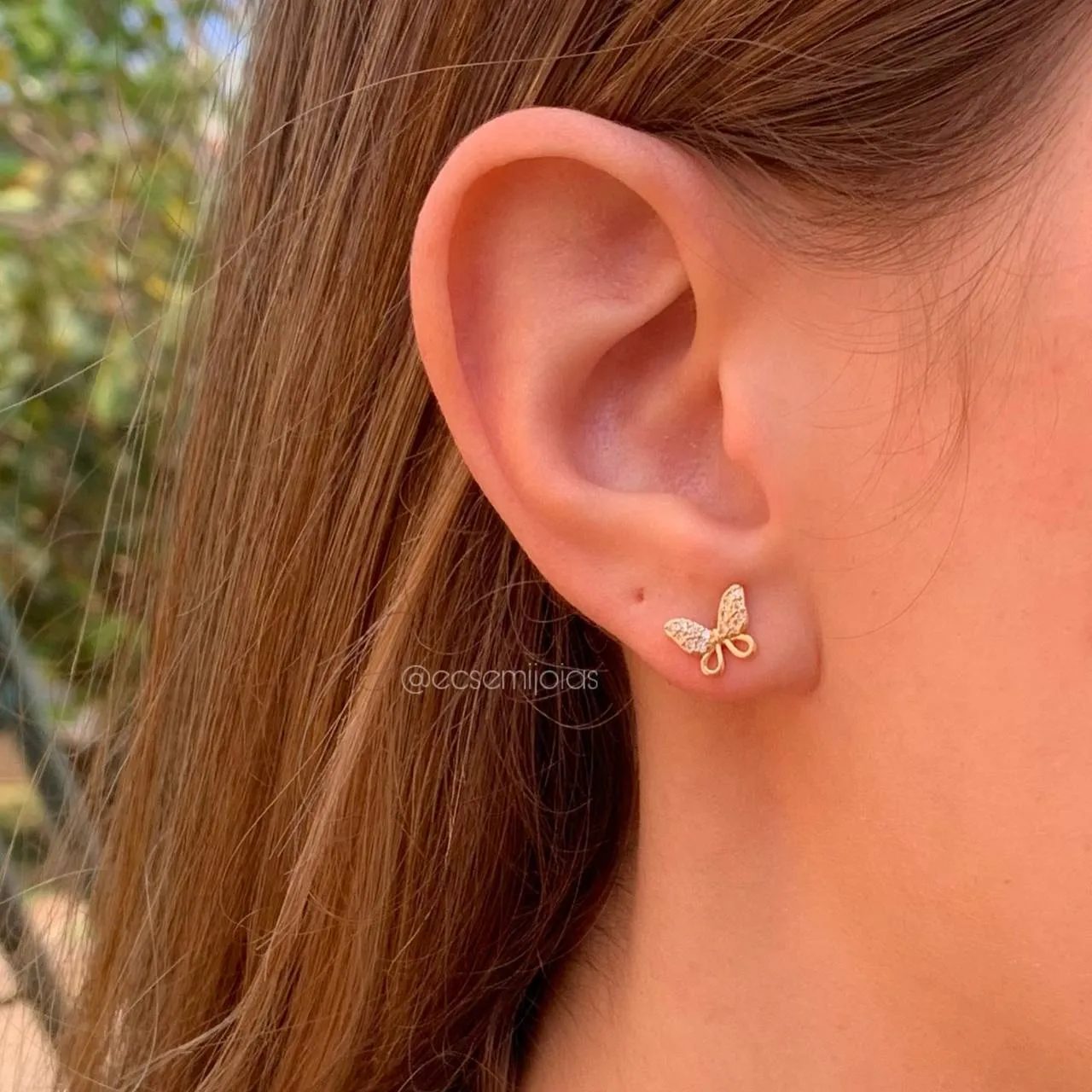 Brinco de borboleta cravejada P - banhado a ouro 18k
