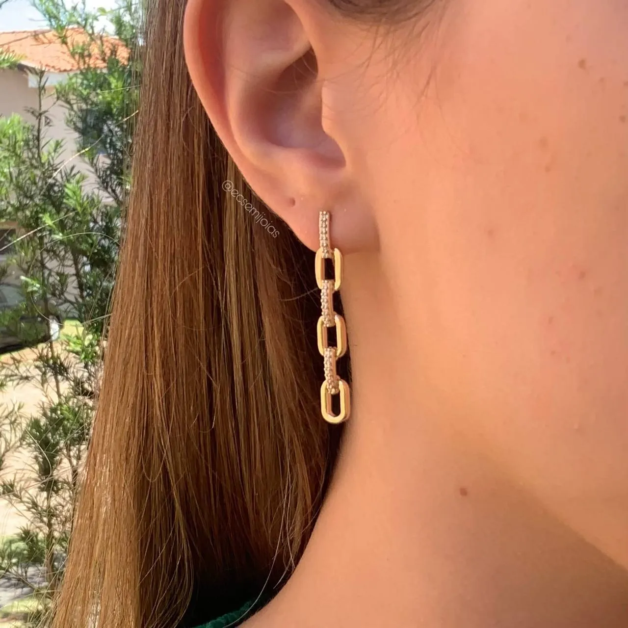 Brinco de elos cravejados - banhado a ouro 18k